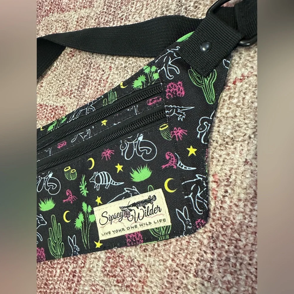 Sipsey wilder neon desert travel pouch hip pack new no tags - Picture 2 of 5